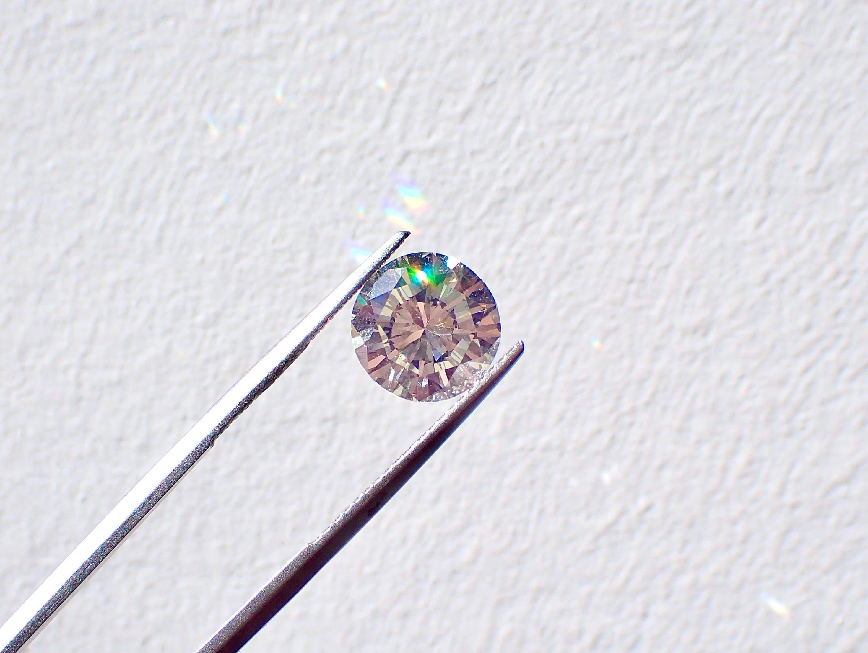 關於骨灰紀念鑽石:品質、製作工藝、訂購流程